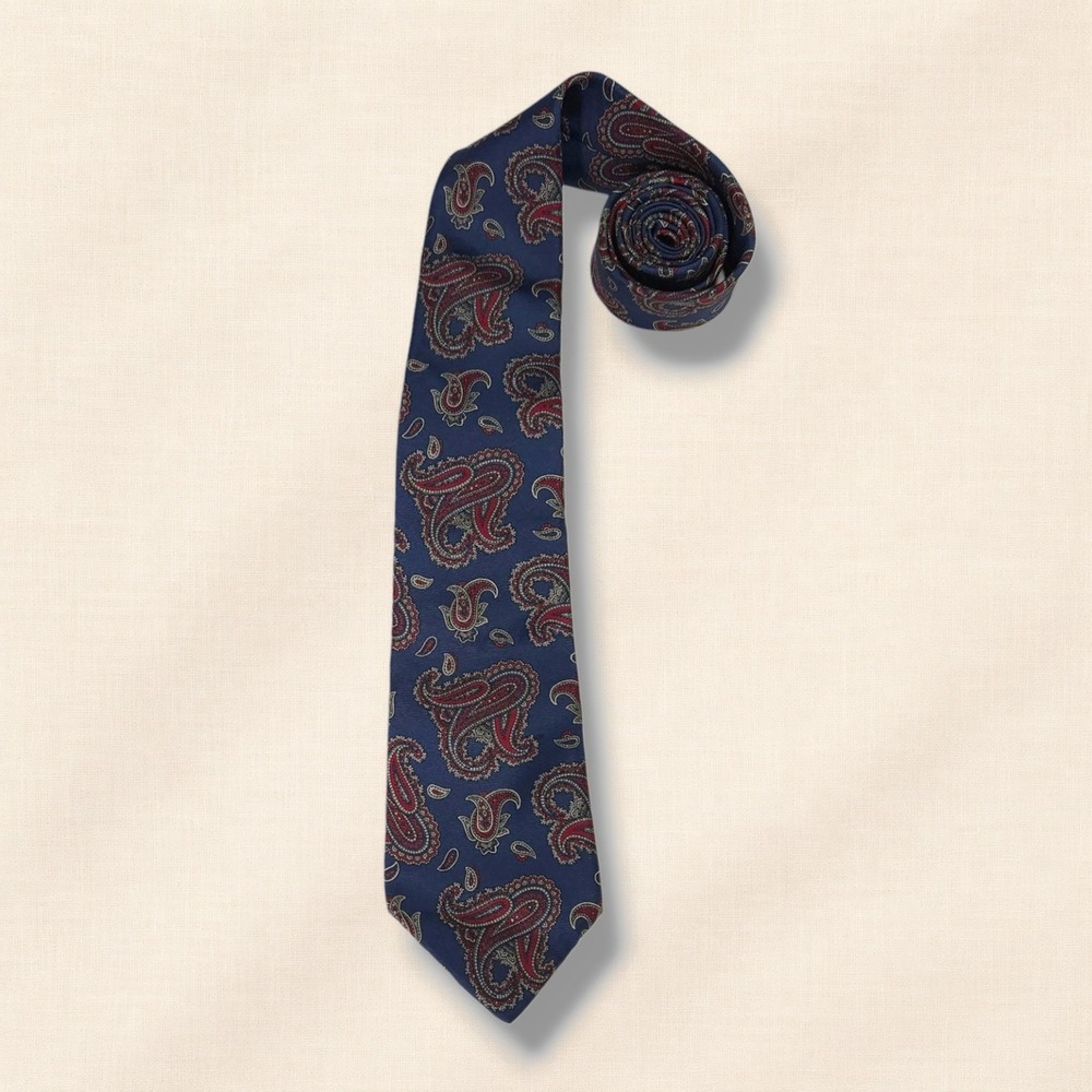 Johnny Carson Italian Silk Necktie Paisley Blue Red Classic Vintage Made USA OS
